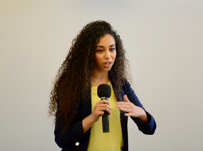 Sana Afouaiz - Les voix invisibles dans un monde connecté
